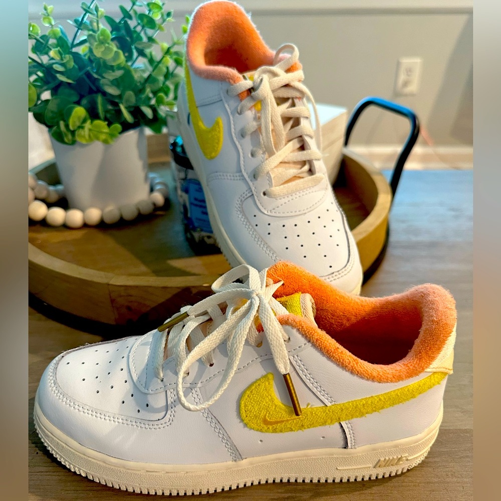 NIKE AIR FORCE 1